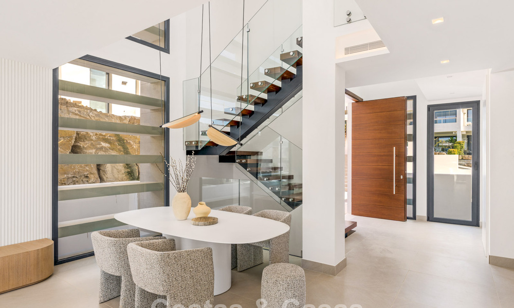 Nieuwe, moderne, vrijstaande luxevilla’s te koop grenzend aan de golfbaan in Estepona 800229