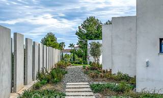 Architectonische luxevilla in een gated community met panoramisch zeezicht te koop in Marbella - Benahavis 65462 