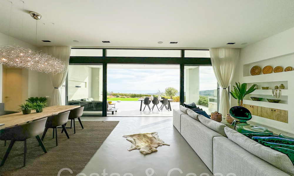 Architectonische luxevilla in een gated community met panoramisch zeezicht te koop in Marbella - Benahavis 65472