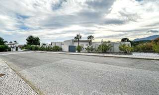 Architectonische luxevilla in een gated community met panoramisch zeezicht te koop in Marbella - Benahavis 65485 