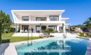 Modernistische luxevilla te koop in een gated urbanisatie in La Quinta, Marbella - Benahavis 65706 