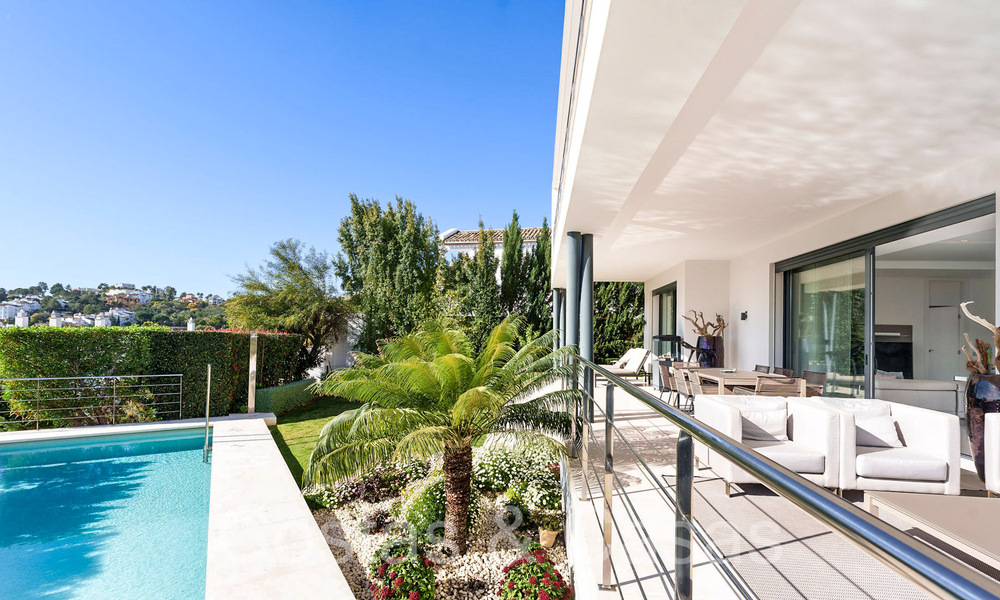 Modernistische luxevilla te koop in een gated urbanisatie in La Quinta, Marbella - Benahavis 65707