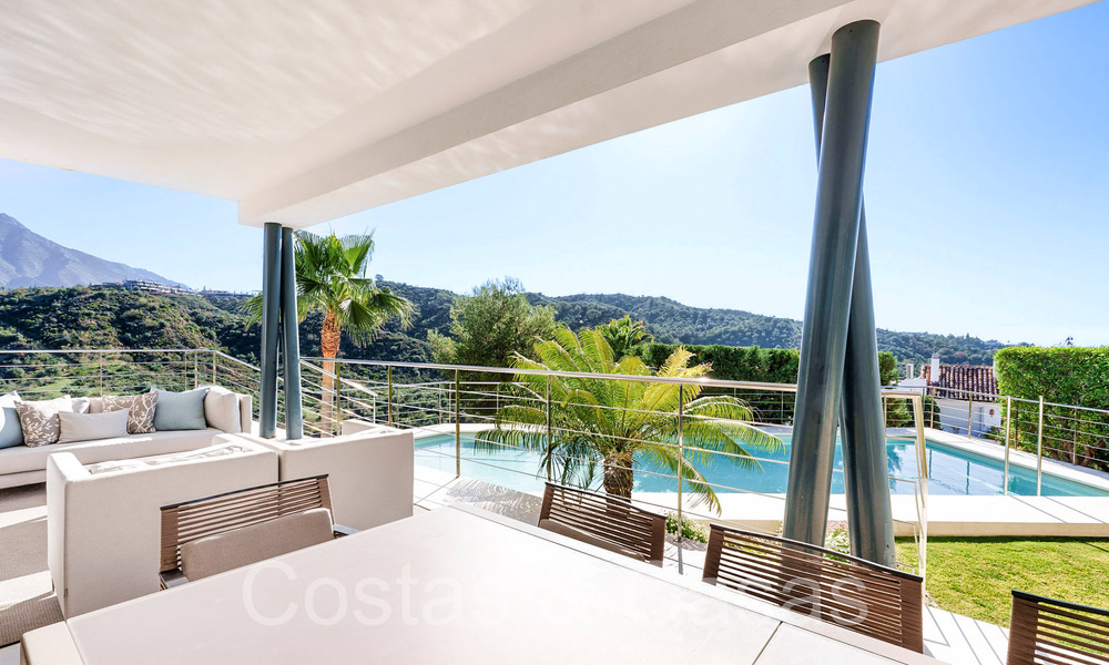 Modernistische luxevilla te koop in een gated urbanisatie in La Quinta, Marbella - Benahavis 65708