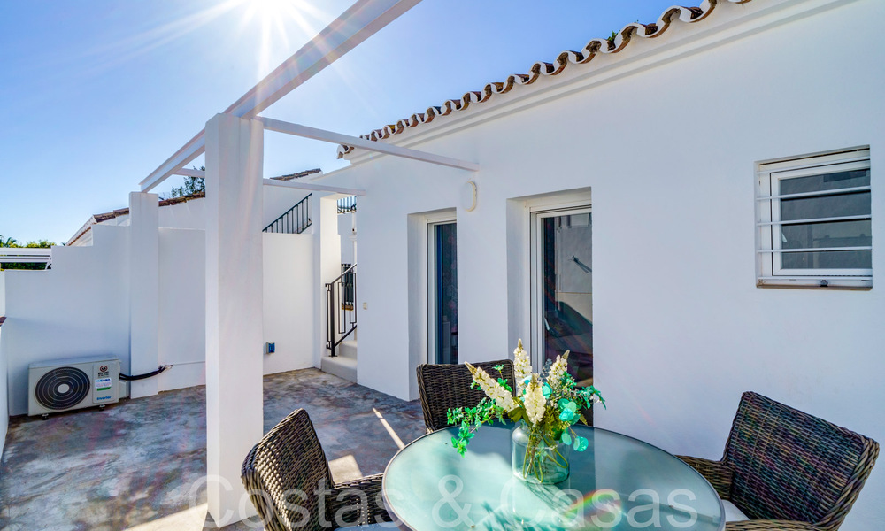 Modern gerenoveerde rijwoning te koop op de New Golden Mile tussen Marbella en Estepona 65743