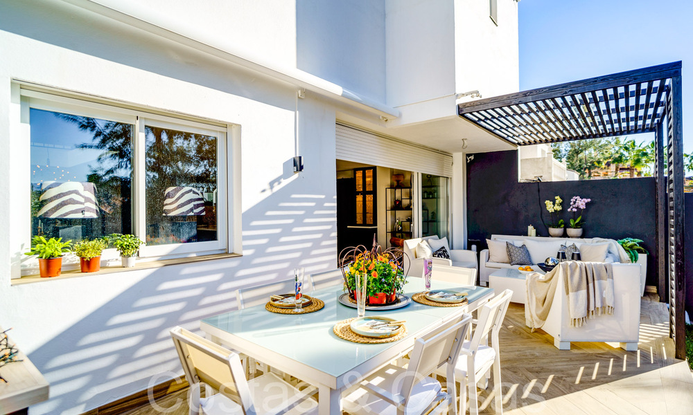 Modern gerenoveerde rijwoning te koop op de New Golden Mile tussen Marbella en Estepona 65756