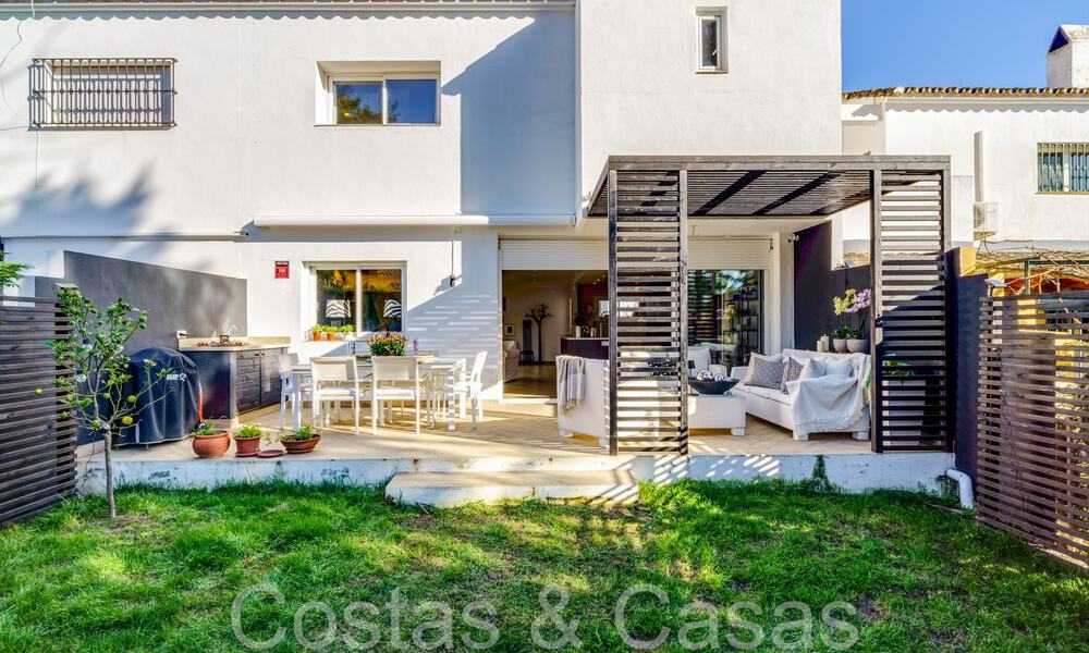 Modern gerenoveerde rijwoning te koop op de New Golden Mile tussen Marbella en Estepona 65759