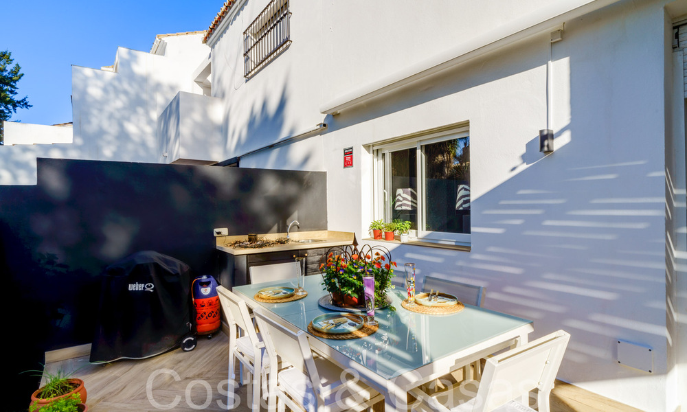 Modern gerenoveerde rijwoning te koop op de New Golden Mile tussen Marbella en Estepona 65760