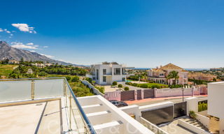 Nieuwe villa met moderne bouwstijl te koop in Nueva Andalucia’s golfvallei, Marbella 65904 