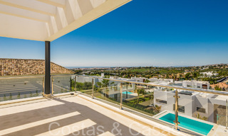 Nieuwe villa met moderne bouwstijl te koop in Nueva Andalucia’s golfvallei, Marbella 65906 