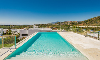 Nieuwe villa met moderne bouwstijl te koop in Nueva Andalucia’s golfvallei, Marbella 65913 