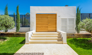 Nieuwe villa met moderne bouwstijl te koop in Nueva Andalucia’s golfvallei, Marbella 65915 