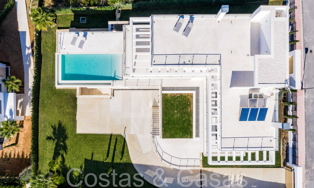 Nieuwe villa met moderne bouwstijl te koop in Nueva Andalucia’s golfvallei, Marbella 65934
