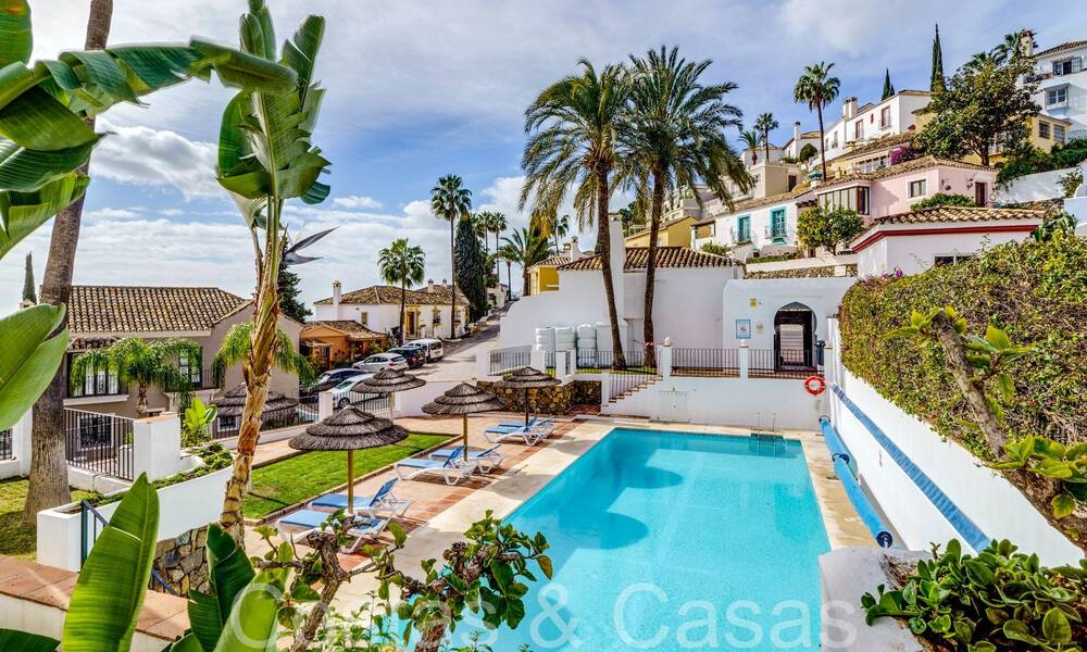 Pittoresk rijhuis met zeezicht en gastenstudio te koop in een gated community in de heuvels van Marbella - Benahavis 65944