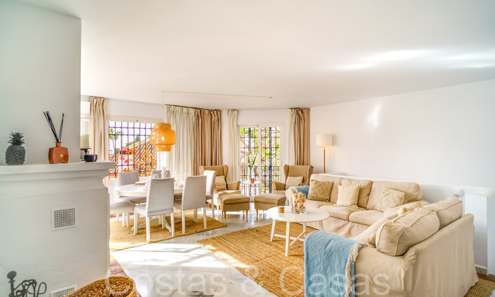 Pittoresk rijhuis met zeezicht en gastenstudio te koop in een gated community in de heuvels van Marbella - Benahavis 65962