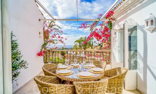 Pittoresk rijhuis met zeezicht en gastenstudio te koop in een gated community in de heuvels van Marbella - Benahavis 65967 