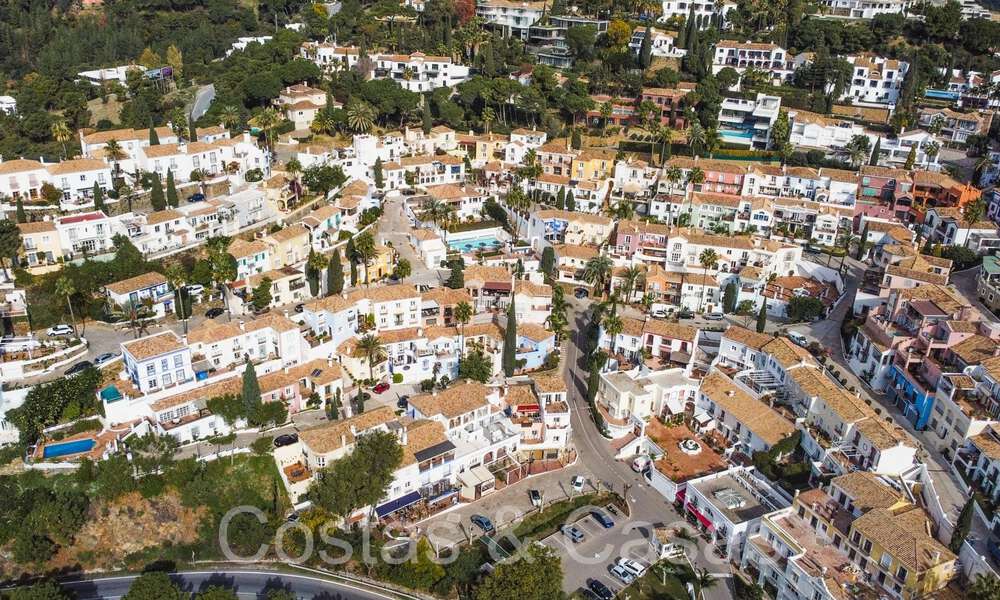 Pittoresk rijhuis met zeezicht en gastenstudio te koop in een gated community in de heuvels van Marbella - Benahavis 65974