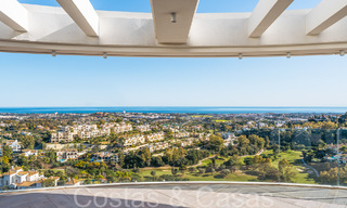Exclusief innovatief penthouse met panoramisch uitzicht op zee, golf en bergen te koop in Benahavis - Marbella 65876 