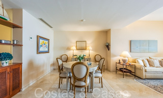 Ruim appartement te koop in een gated strandcomplex met onbelemmerd zeezicht ten oosten van Marbella centrum 66025 