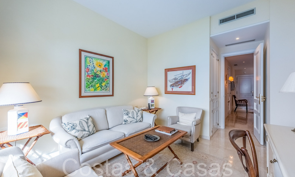 Ruim appartement te koop in een gated strandcomplex met onbelemmerd zeezicht ten oosten van Marbella centrum 66046