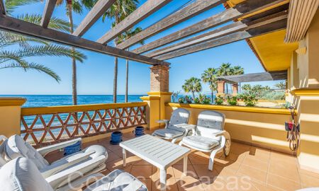 Ruim appartement te koop in een gated strandcomplex met onbelemmerd zeezicht ten oosten van Marbella centrum 66050