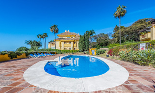 Ruim appartement te koop in een gated strandcomplex met onbelemmerd zeezicht ten oosten van Marbella centrum 66061 
