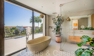 Ruime, hoogstaande luxevilla te koop op een steenworp van de golfbaan in Marbella - Benahavis 66200 