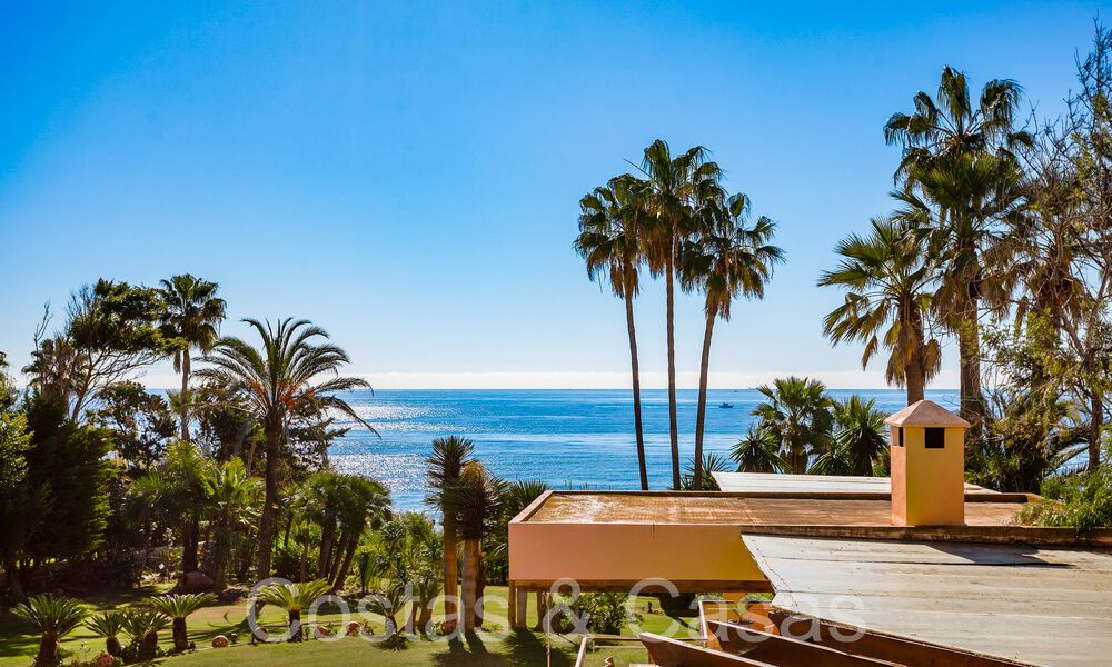 Andalusische villa direct aan het strand te koop, op de New Golden Mile tussen Marbella en Estepona 66256
