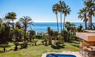 Andalusische villa direct aan het strand te koop, op de New Golden Mile tussen Marbella en Estepona 66260 