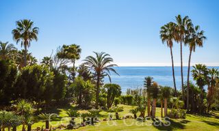 Andalusische villa direct aan het strand te koop, op de New Golden Mile tussen Marbella en Estepona 66261 