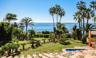 Andalusische villa direct aan het strand te koop, op de New Golden Mile tussen Marbella en Estepona 66265 