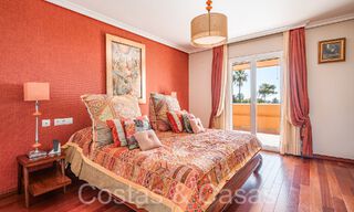 Andalusische villa direct aan het strand te koop, op de New Golden Mile tussen Marbella en Estepona 66268 