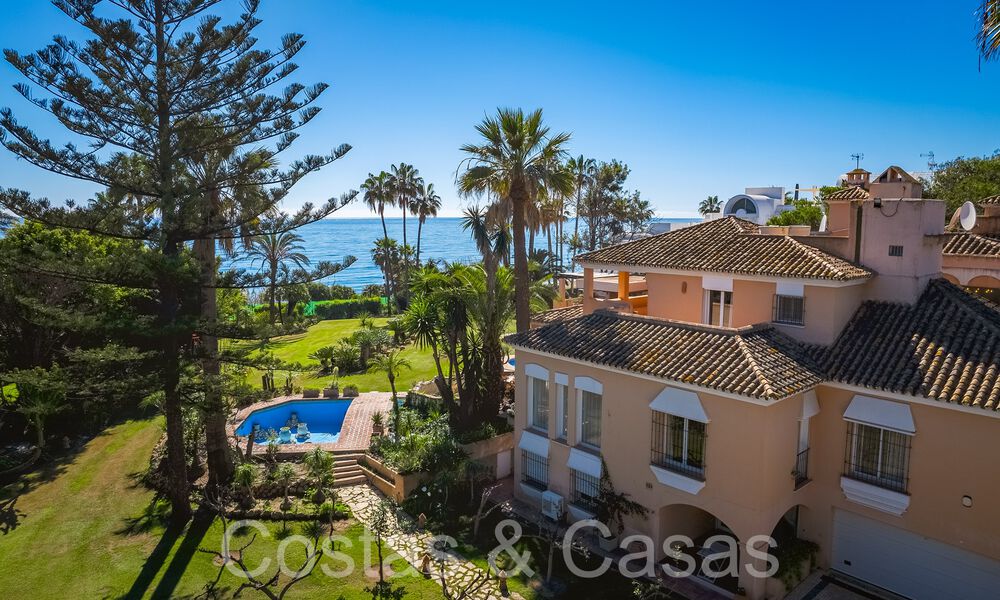 Andalusische villa direct aan het strand te koop, op de New Golden Mile tussen Marbella en Estepona 66288