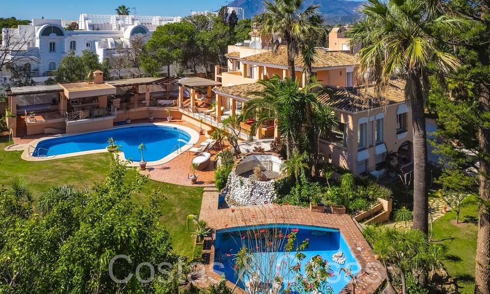 Andalusische villa direct aan het strand te koop, op de New Golden Mile tussen Marbella en Estepona 66289