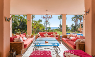 Andalusische villa direct aan het strand te koop, op de New Golden Mile tussen Marbella en Estepona 66300 