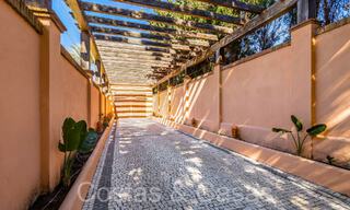 Andalusische villa direct aan het strand te koop, op de New Golden Mile tussen Marbella en Estepona 66308 