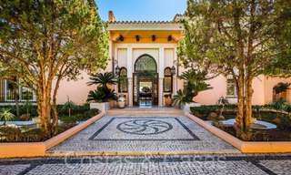 Andalusische villa direct aan het strand te koop, op de New Golden Mile tussen Marbella en Estepona 66310 