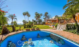 Andalusische villa direct aan het strand te koop, op de New Golden Mile tussen Marbella en Estepona 66319 