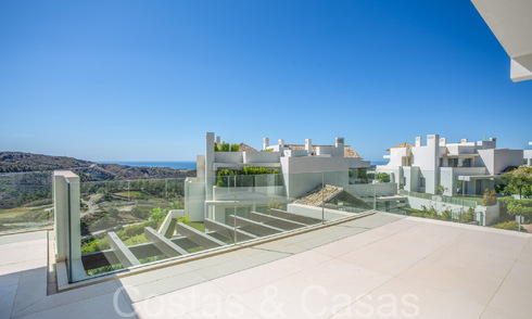 Instapklaar, gloednieuw penthouse met 3 slaapkamers te koop met zeezicht in een gated resort in Benahavis - Marbella 66214