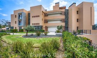 Instapklaar, luxe appartement te koop in een prestigieus golfresort in de heuvels van Marbella - Benahavis 66460 