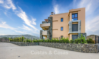 Instapklaar, luxe appartement te koop in een prestigieus golfresort in de heuvels van Marbella - Benahavis 66468 