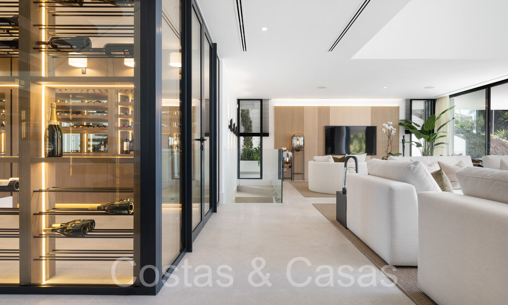 Nieuwe, architectonische villa te koop in een beveiligde urbanisatie in Marbella - Benahavis 66504