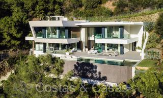 Nieuwe, architectonische villa te koop in een beveiligde urbanisatie in Marbella - Benahavis 66521 