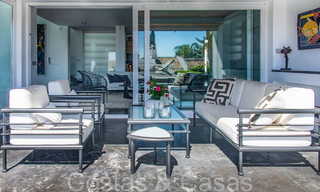 Tijdloze Andalusische luxevilla te koop in een afgesloten wijk bij Aloha Golf in Nueva Andalucia, Marbella 66550 