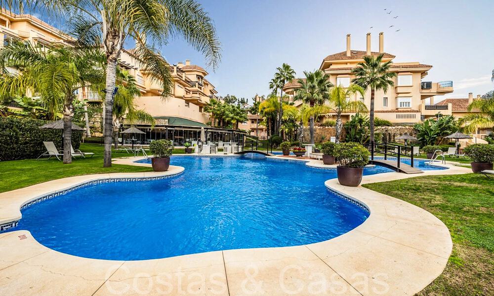 Prachtig dubbel penthouse met zeezicht te koop in een 5-sterren complex in Nueva Andalucia, Marbella 66654