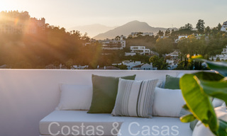 Instapklaar, eigentijds duplex penthouse te koop in een gated community in La Quinta te Benahavis, Marbella 66834 