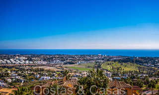 Instapklaar, luxe penthouse met panoramische zichten op golf, zee en bergen te koop in Benahavis - Marbella 66940 
