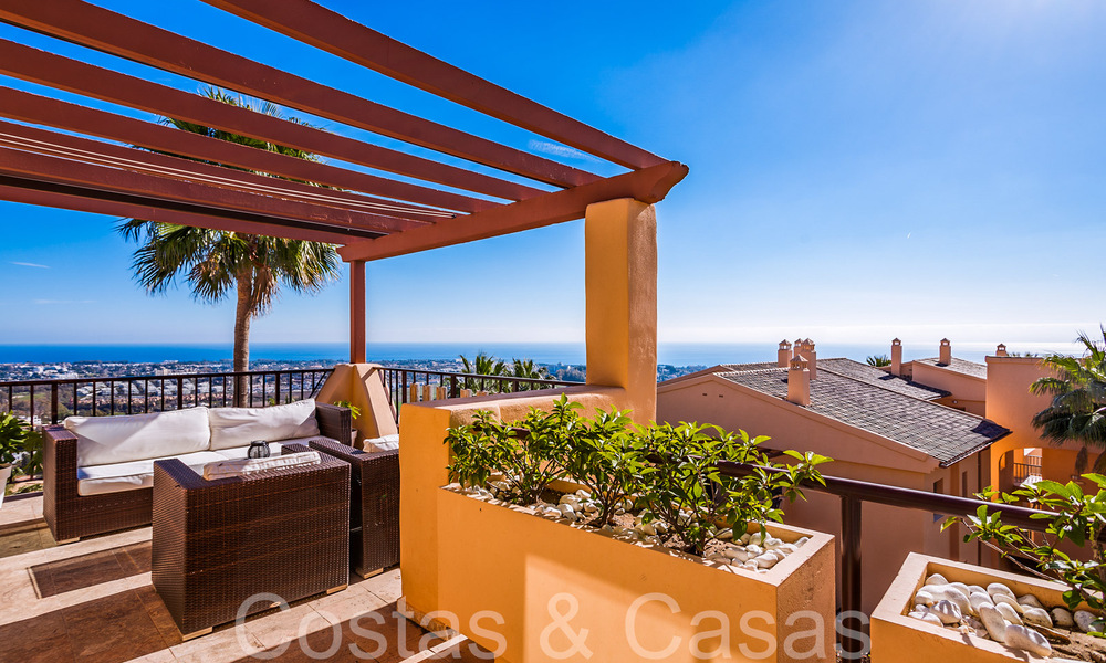 Instapklaar, luxe penthouse met panoramische zichten op golf, zee en bergen te koop in Benahavis - Marbella 66943