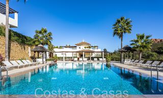 Modern duplex penthouse in Andalusische stijl omgeven door natuur in de heuvels van Marbella 66959 