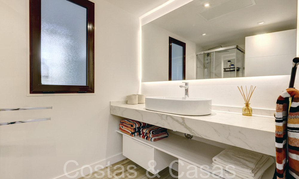 Instapklaar, luxe appartement volledig gerenoveerd met panoramisch uitzicht op de Middellandse Zee te koop in Marbella - Benahavis 67205