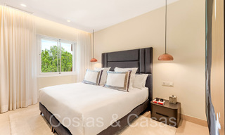 Hoogwaardig gerenoveerd luxe appartement te koop in een eerstelijnsstrand complex aan zee op de New Golden Mile, Marbella - Estepona 67241 